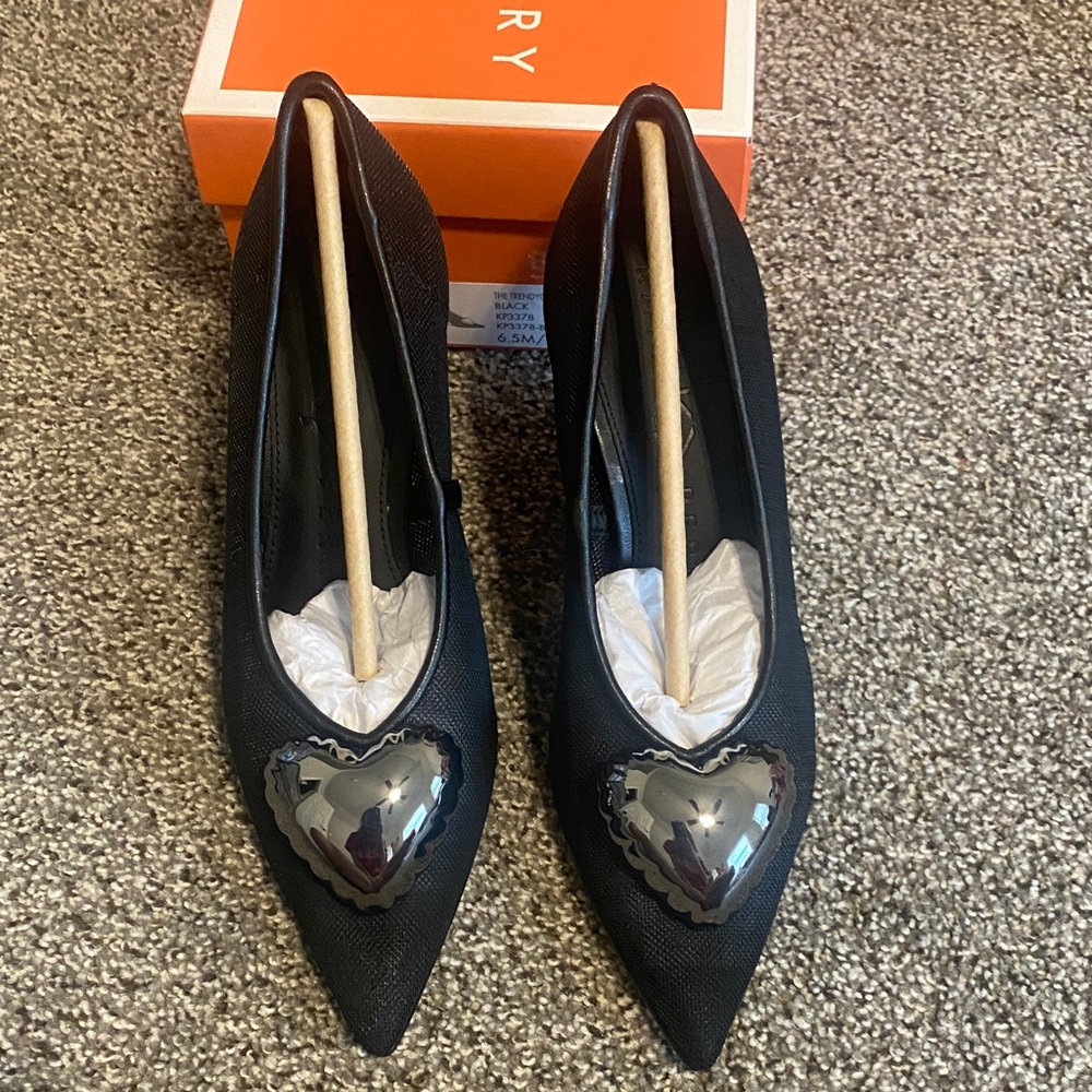 Katy Perry Collections Black Heart-Adorned Heels - Picture 4 of 9